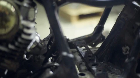 Custom bike empty frame under construction Vídeos de archivo 128920051