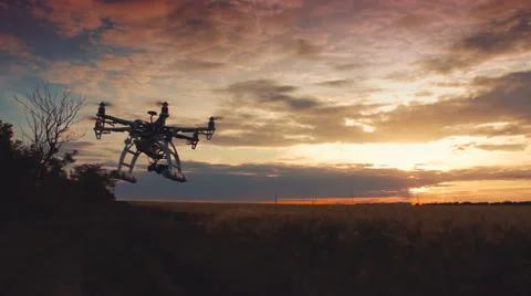 Custom drone hexacopter flies in the sky Vídeo Stock 64077289