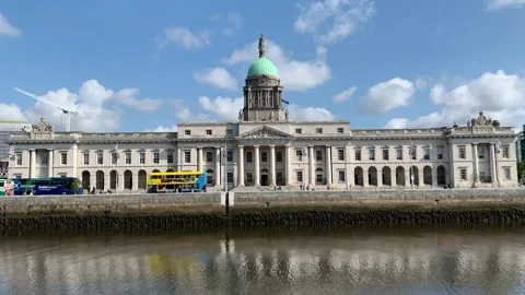 The Custom house building. Double decker bus passes in front. Dublin, Ireland Stock Footage 252430789