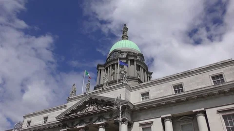 The Custom House Dublin blue sky moving clouds  Stock Footage 75269155