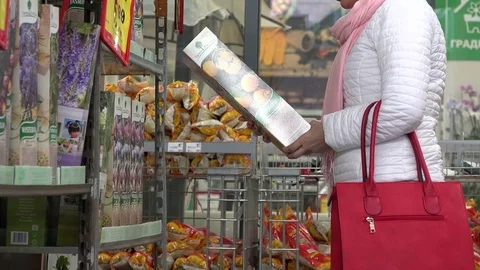 Customer at Flower Shop Stockbeeldmateriaal 74945224