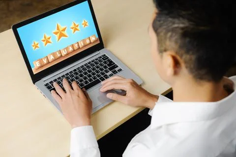 Customer satisfaction and evaluation analysis on modish software computer 스톡 사진