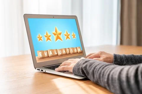 Customer satisfaction and evaluation analysis on modish software computer Stock-Fotos