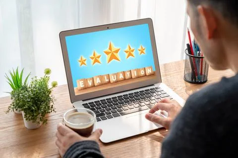 Customer satisfaction and evaluation analysis on modish software computer Stock-Fotos