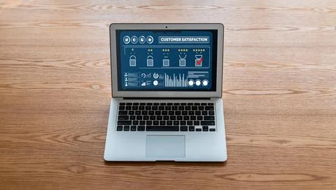 Customer satisfaction and evaluation analysis on modish software computer Foto stock