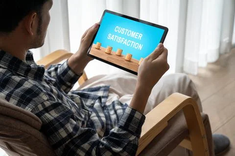 Customer satisfaction and evaluation analysis on modish software computer 스톡 사진