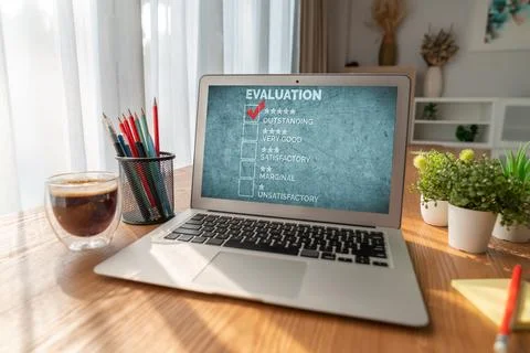 Customer satisfaction and evaluation analysis on modish software computer 스톡 사진