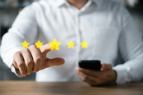 Customer Satisfaction Survey Concept, Users Rate Service Experiences On Onl.. Stock Photos