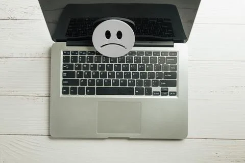 Customer satisfaction survey shows poor online feedback on laptop service, .. Stock Photos