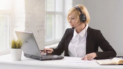 The Customers Help Line Stockbeeldmateriaal 91791262