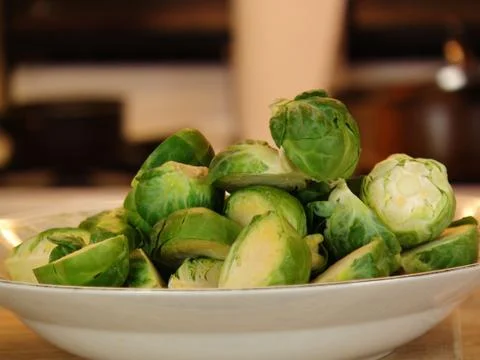 Cut brussels sprouts 2 Stock-Fotos