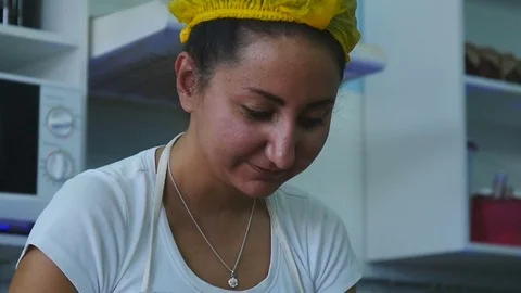 Cut cake for cake slow motion Stock Footage 75537631