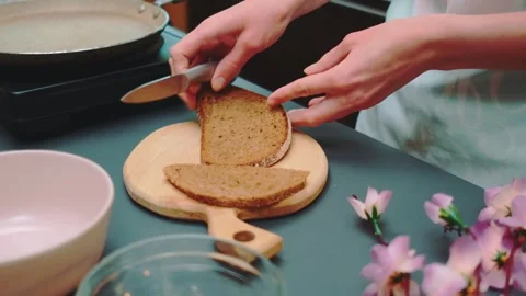 Cut the core of the bread Stock-Footage 252325110