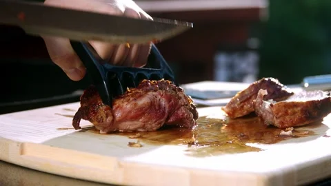 Cut grill meat slow motion Stock-Footage 139519954