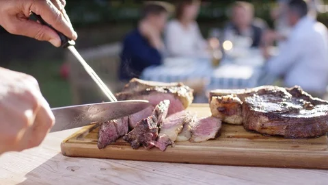 Cut grilled meat Video stock 118890257