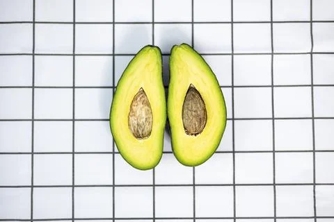 Cut In Half Avocado Foto stock