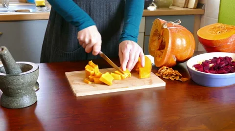 Cut a large pumpkin Stock Footage 59727665