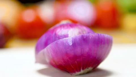 Cut onion 스톡 동영상 169991820