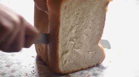 Cut piece  of fresh bread Vídeo Stock 35740840