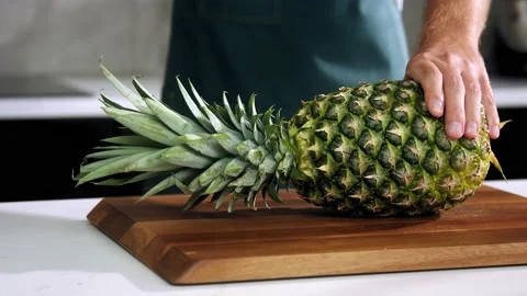 Cut the pineapple slow motion 스톡 동영상 169756646