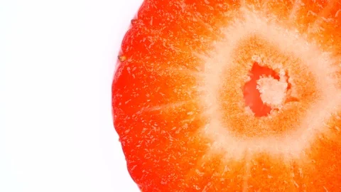 Cut of the strawberry rotates Video stock 74604280