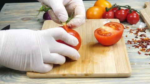 Cut vegetables. Vídeo Stock 169383347