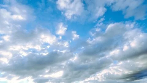 Cute big clouds in the blue sky bg - photo of nature 스톡 사진