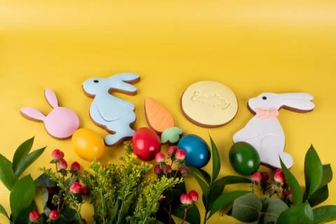 Cute Easter bunny desserts, Easter painted eggs, Authentic Easter Brunch. Foto stock