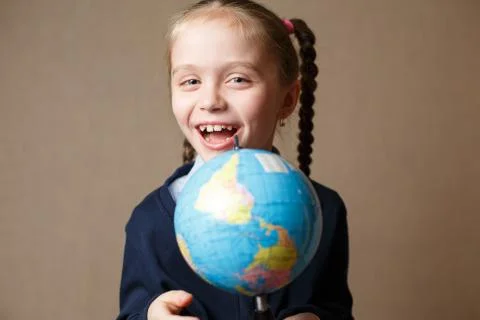 Cute kid with globe. Foto stock