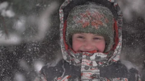 Cute kid under the Christmas tree Stock-Footage 47012069