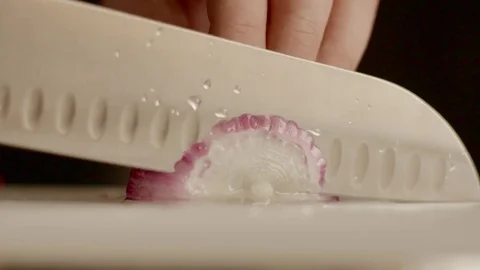 Cuting red onion Stock-Footage 70059129