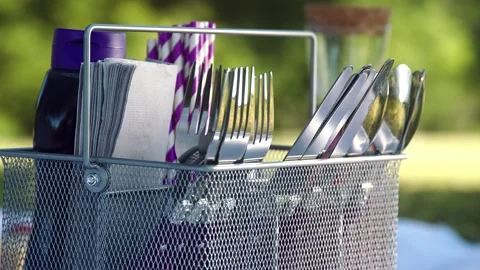 Cutlery in a picnic basket 스톡 동영상 223376398