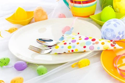 Cutlery wrapped napkin easter table 스톡 사진