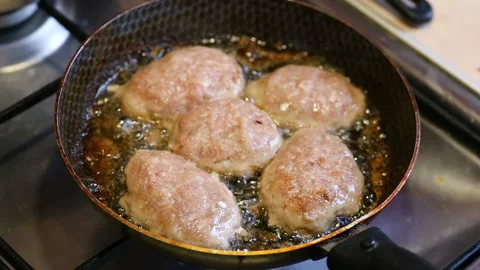 Cutlets from minced meat fried in a skillet 스톡 동영상 86076225