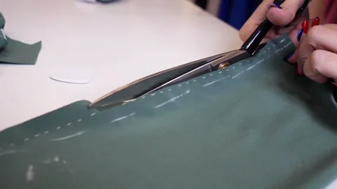 Cuts cutting with scissors Video stock 115913454