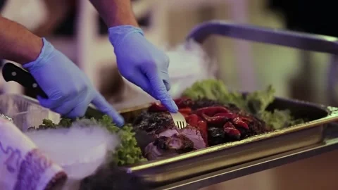 Cuts meat with liquid nitrogen Video stock 194571017