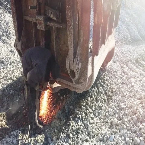 Cuts metal welding Stock Footage 69276399
