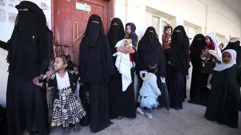 Cuts in UN aid programs free Yemeni families, YEMEN, YE - 02 Feb 2022 Vídeo Stock 204096931
