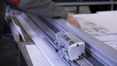  Cutter master in process 库存影片 128396854