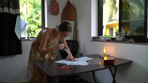 Cutting and sewing. Work at home. Favourite buisness. Vídeo Stock 195535280