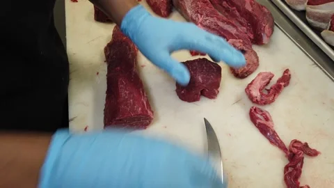 Cutting beef filets Vidéo 227015329