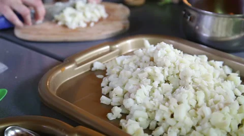 Cutting boiled potatoes Stock Footage 41301195