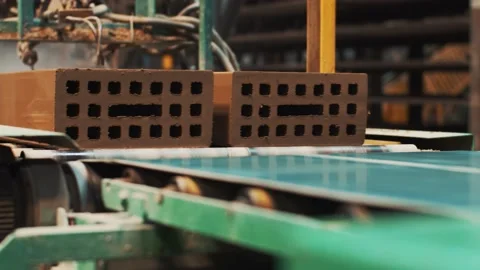 Cutting bricks at the factory 스톡 동영상 163290581