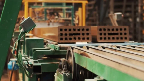 Cutting bricks at the factory 스톡 동영상 163290627