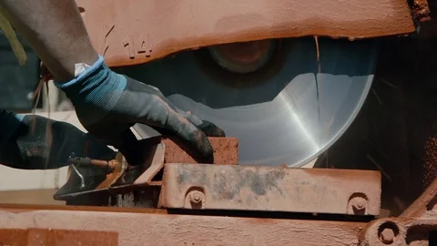 Cutting Bricks Industry Construction Working Worker Masonry Vídeo Stock 128458671