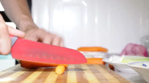 Cutting carrot 库存影片 24976392