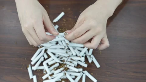 Cutting Cigarettes with Scissors for Quitting Smoking Vídeos de archivo 345366892