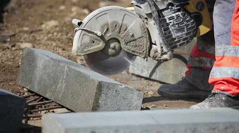 Cutting a concrete block Stockbeeldmateriaal 47855244