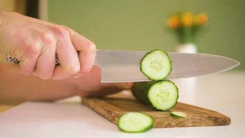Cutting cucumber 스톡 동영상 149741362