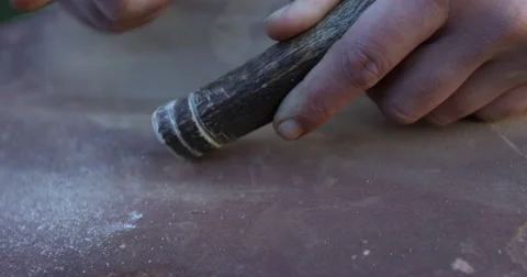 Cutting a deer antler 库存影片 61264540